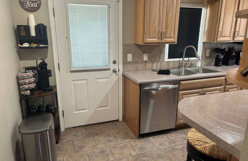 Lincoln House | Keyless Entry, 3 BR 2 BA, 5 total Beds, Family Friendly