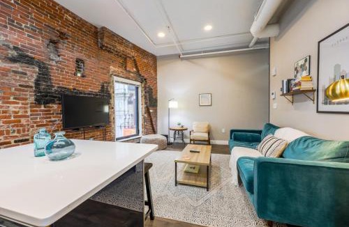 Downtown Boston Apartment | Keyless Entry Laundry in Unit Pet Friendly