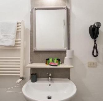 Sant' Ambrogio Apartment | Keys of Italy - F2 -1Bedroom Apt by Santa Croce
