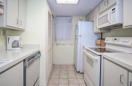 Key Colony Beach Condo | Keys Please is a 2bed/2bath condo located in desirable Key Colony Beach.