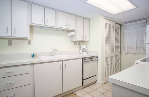 Key Colony Beach Condo | Keys Please is a 2bed/2bath condo located in desirable Key Colony Beach.