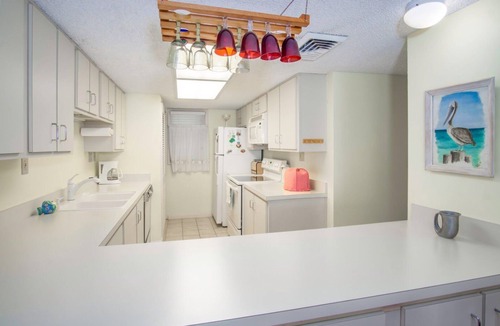 Key Colony Beach Condo | Keys Please is a 2bed/2bath condo located in desirable Key Colony Beach.