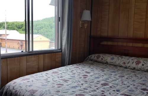 Valdez Hotel | Keystone Hotel