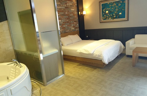 Dalseong-gun Hotel | Khan Hotel