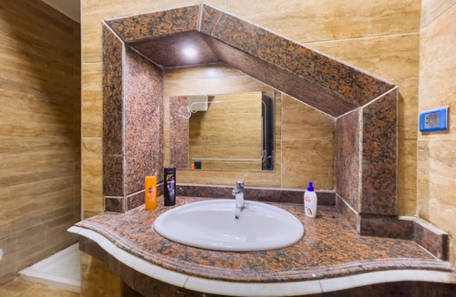 Oula Hotel | khufu house