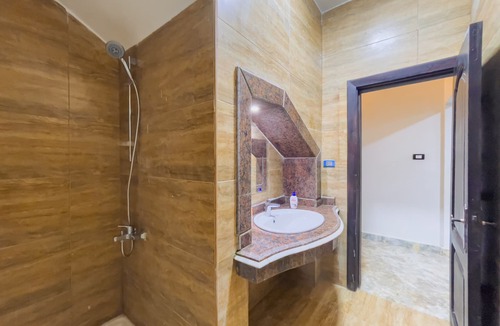 Oula Hotel | khufu house