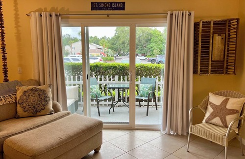 Demere Park Condo | Kick back and relax… You’re on island time!