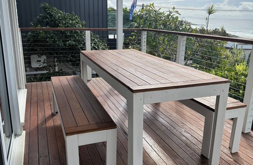 Forster House | KICK BACK BEACH SHACK - Beach,Surf & Ocean Views + Walk to Beach + Pet Friendly!