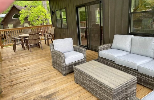 Buchanan House | Kickback Cabin at Kentucky Lake