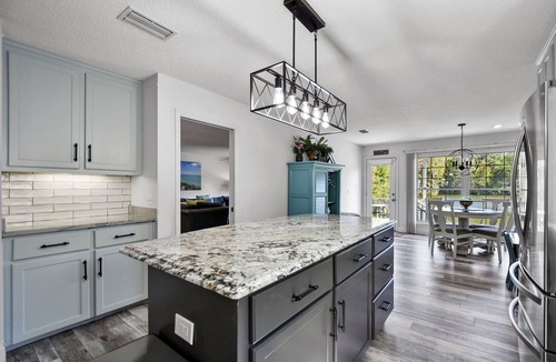 Saint Simons Island House | Kickback & relax Lakefront - Serenity Lake Cottage