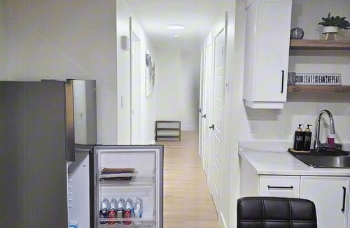 Moncton House | Kickback & relax in a cozy & stylish home in Moncton