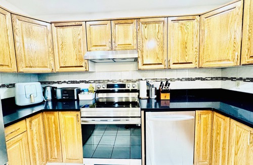 West Edmonton House | Kid's Paradise*Kingbed*Near WEM*Fireplace*4BR Home