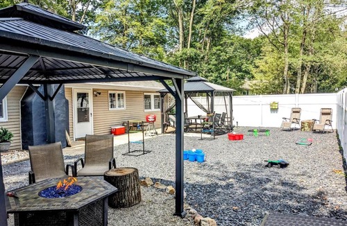 Pocono Summit House | KidApproved PrivateLake&Beach FencedYardKalahari