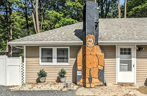 Pocono Summit House | KidApproved PrivateLake&Beach FencedYardKalahari