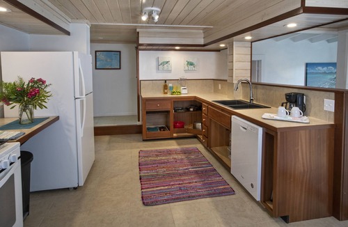 Estate Concordia B House | Kiddel Bay Cottage ~ Direct beach access!