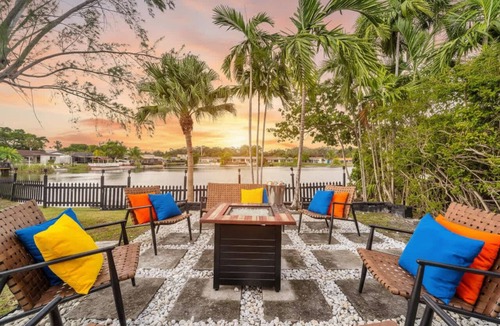 Ojus House | [Kids Favourite] World Cup Lakefront Hub | 5BR | Heated Pool & Fire Table