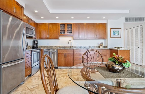 Kihei Condo | Kihei Beach #406 – Panoramic Ocean Views and Relaxed Luxury