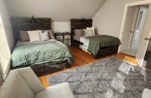 Killington House | Killington Mountain Farmhouse-5 min to Skiing
