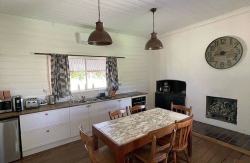 Gundagai Hotel | Kimo Estate