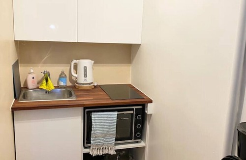 Alppiharju Apartment | Kinapori studio next to metro