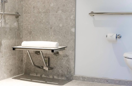 Gainesville Hotel | King ADA Guestroom w/Roll-in Shower | Near UF