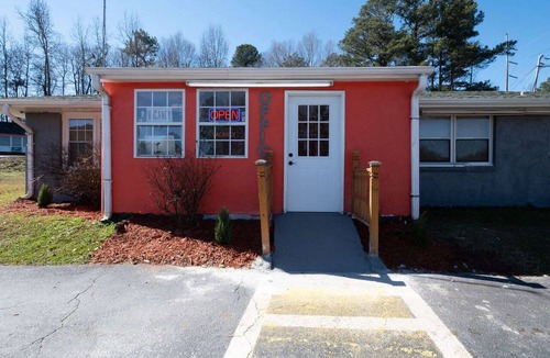 Jonesboro Apartment | King Bed Accessible|Jonesboro