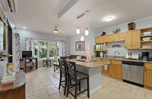 Potrero Condo | King Bed, Balcony, 10-min walk to Beach & Pool