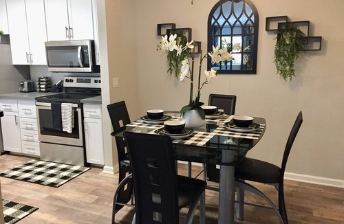 Loomis Apartment | King Bed Cozy Master Suite, Long Stays are Welcome