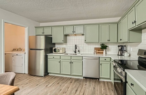Shannon Park Apartment | King Bed & Fire-pit in Central Charlotte