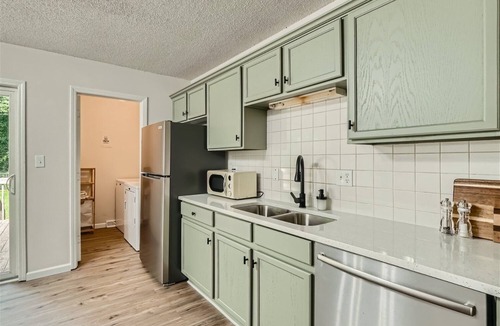Shannon Park Apartment | King Bed & Fire-pit in Central Charlotte