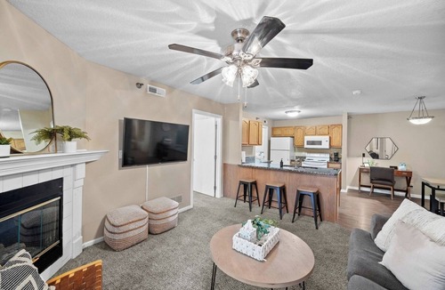 West Des Moines Apartment | King Bed | First Floor | Gym and More!