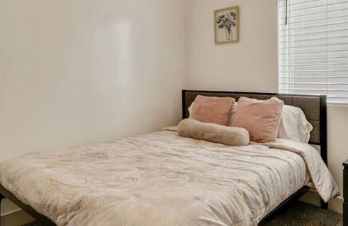 Spanish Fork House | King Bed| Full Kitchen!