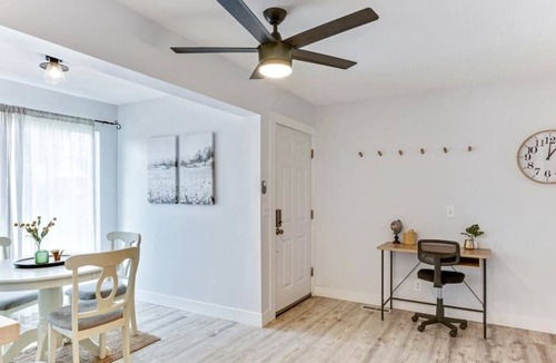 South Ogden House | King Bed | Fully Equipped kitchen |Board Games!