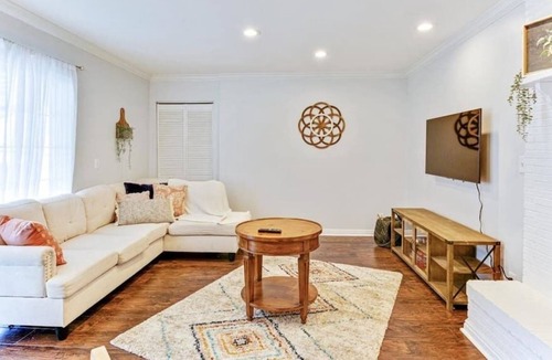 South Ogden House | King Bed | Fully Equipped kitchen |Board Games!