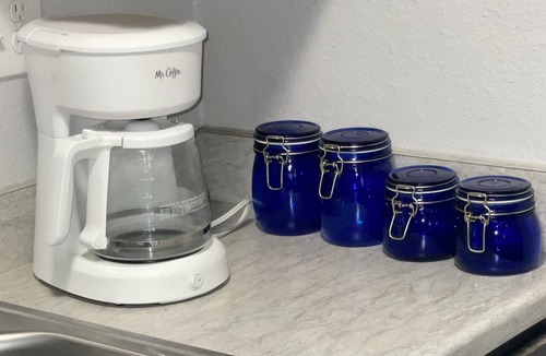 Kettering Apartment | King Bed. Funny Bone, Fraze, WPAFB, museum Adventure Reef. Fun get away!