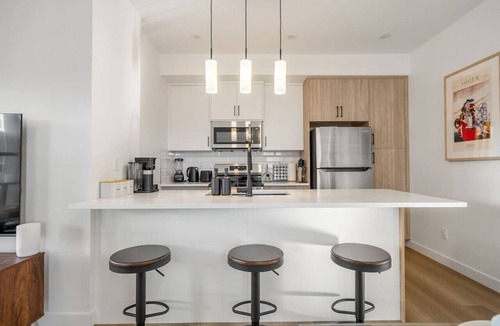 Springbank Hill House | King Bed » Garage » AC » Full Kitchen » 65`