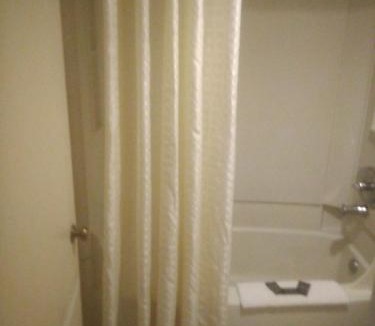 Livingston Apartment | King Bed Hotel Studio 139