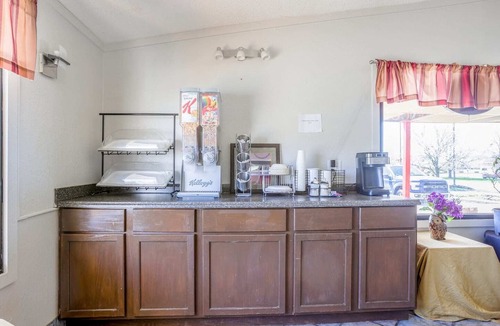 Richmond Apartment | King Bed Non-Smoking