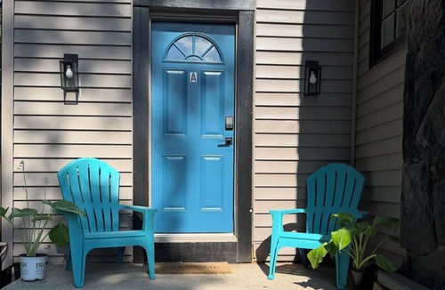 Belvedere Park House | King Bed Pet Friendly Decatur Stay