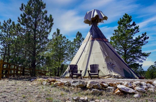 Hot Springs RV Rental | King Bed & Private Bath - Black Hills Eagle Tipi