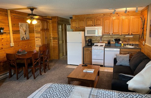 Grand Elk Ranch Resort | King Bed Studio- Resort Pool! Hot Tubs! Sleep 4! RMNP! Winterpark! Granby Ranch!