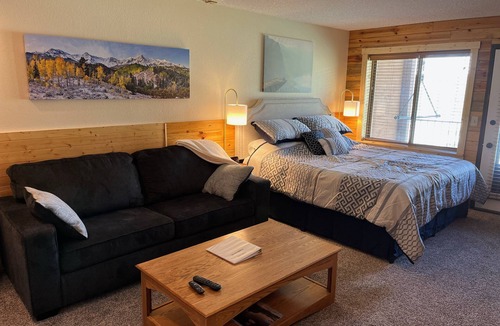 Grand Elk Ranch Resort | King Bed Studio- Resort Pool! Hot Tubs! Sleep 4! RMNP! Winterpark! Granby Ranch!