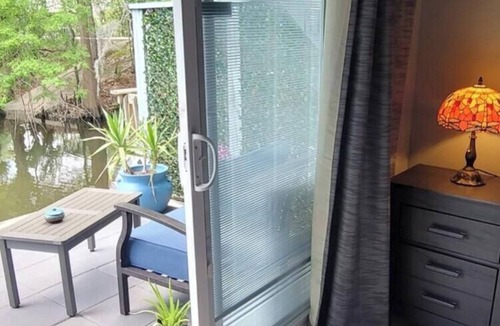 Forest Hills Apartment | King bed,waterfront with cold AC in quiet neighborhood