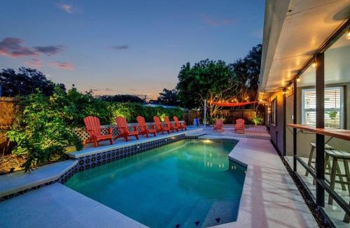 Largo Villa | King Beds - Game Room - Pool - Beach 2m - 2,100sqft