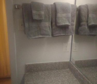 Livingston Apartment | King Beds Hotel Studio 136