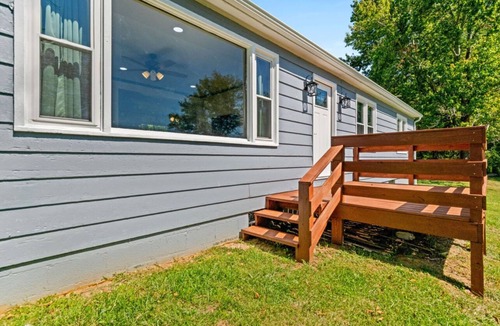 Flatwoods House | King Beds, Smart TVs, and Open Layout – Perfect for Families & Business Trips
