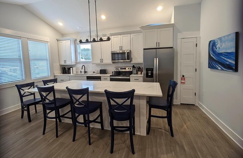 Corolla Light Cottage | King & Bunk Beds, Beach Parking Pass, & Pets Stay Free