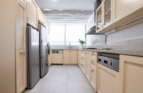Mamilla Apartment | King David Penthouse 6BD/Parking/Pool, Awesome View Over The Old City