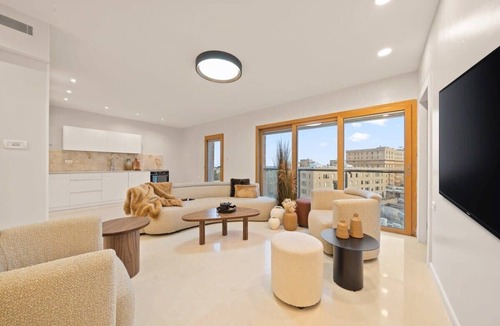 Jerusalem City Centre Apartment | King David Residence 3BDR - ApartHotels