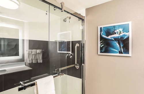 Ahwatukee Foothills Hotel | King Deluxe Suite, La Quinta, Spacious & Comfy, Right off Interstate 10